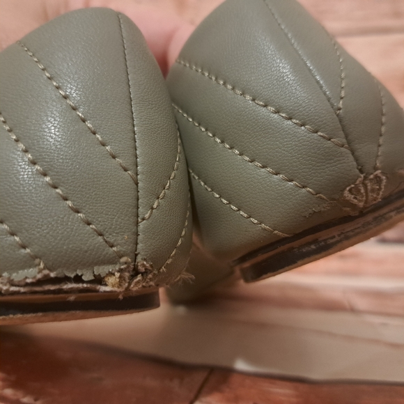H&M sage green quilted flats - Picture 5 of 8